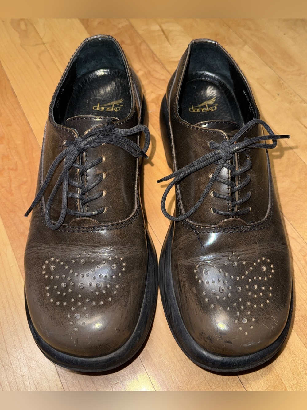 Vintage 90’s or Y2K Dansko Jazz leather oxford platform shoes 38